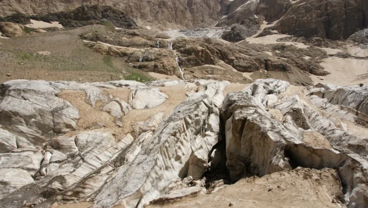 Hakkari’deki Cilo Dağları’ndaki Buzullar Küresel Isınma Nedeniyle Eriyor