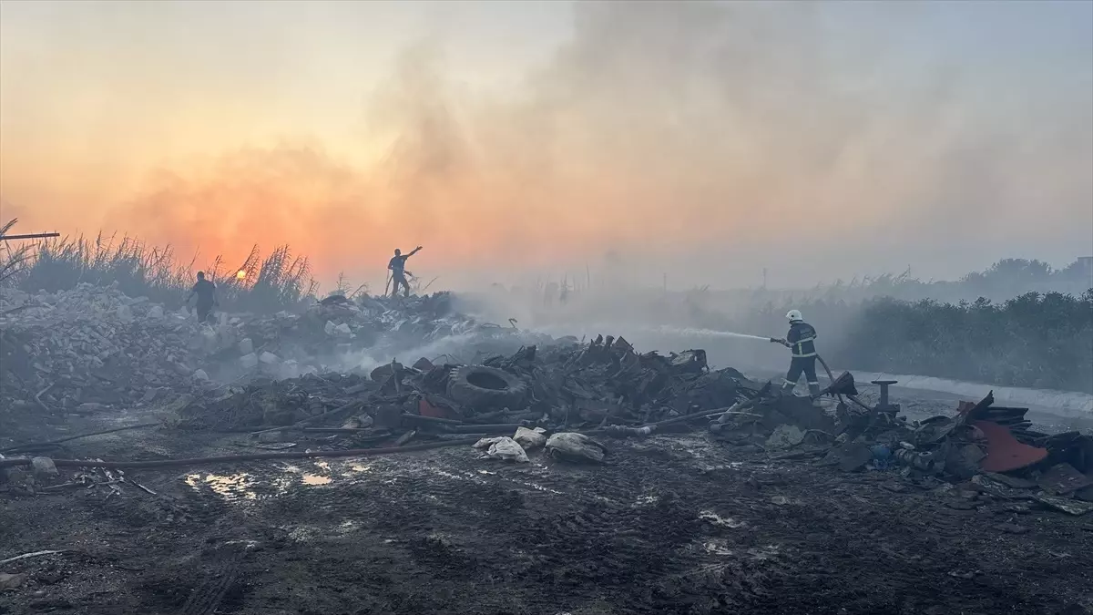 Adana’da Anız Yangını Söndürüldü