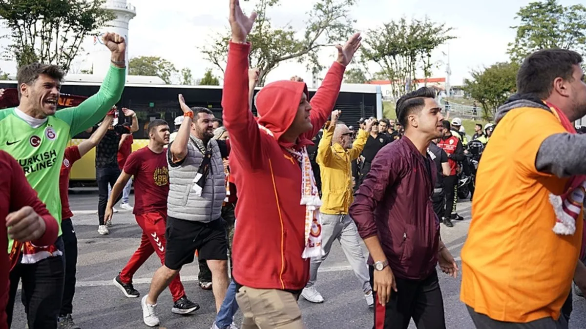 Galatasaray taraftarı 28 otobüsle Kadıköy’de