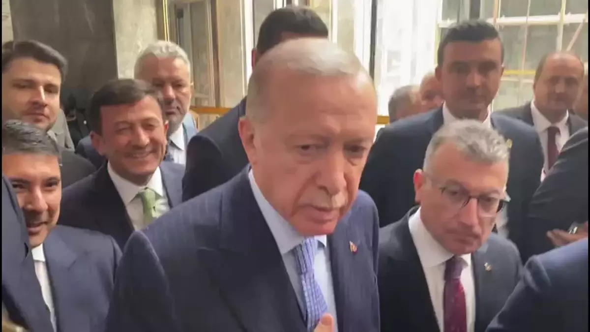 Cumhurbaşkanı Erdoğan Grup Toplantısı Sonrası Bahçeli’nin “İmralı ile Dem Görüşsün” Çağrısını Değerlendirdi: “Görüşüyor”