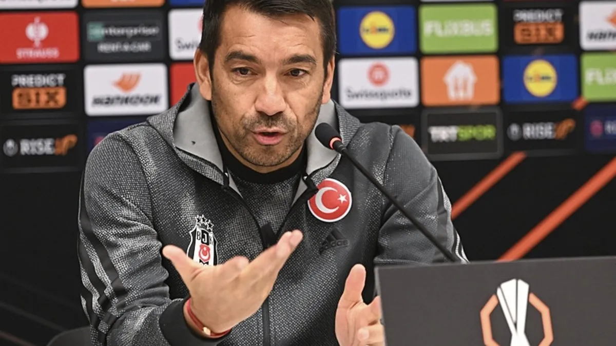 Giovanni van Bronckhorst’tan istifa sorusuna yanıt!