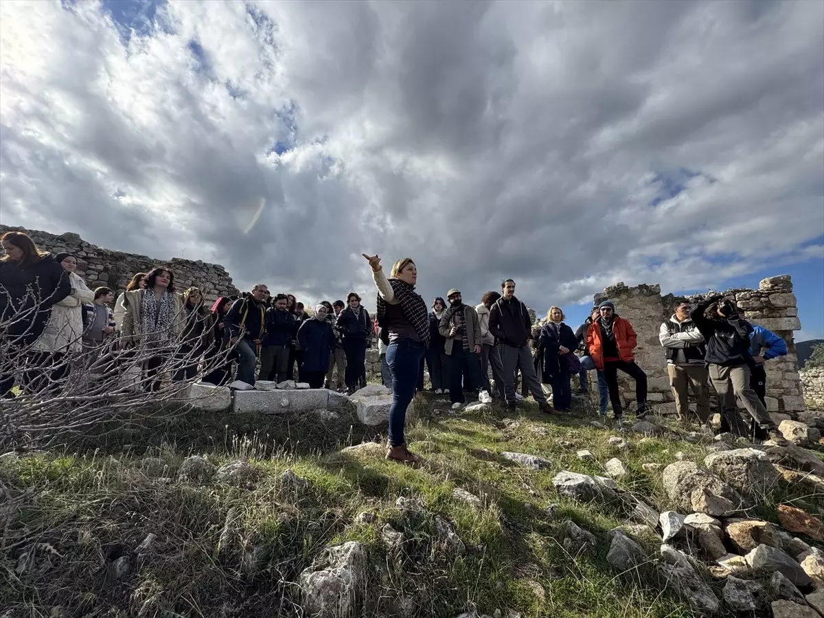 Öğrenciler Antik Kentleri Ziyaret Etti